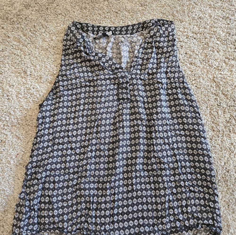 Anne Carson Grey patterned blouse